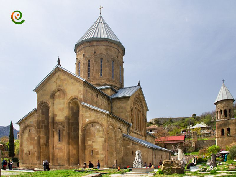 درباره کلیسای سامتاورو در کشور گرجستان در دکوول بخوانید.